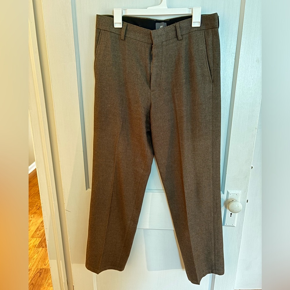 H&M Relaxed Fit. 32